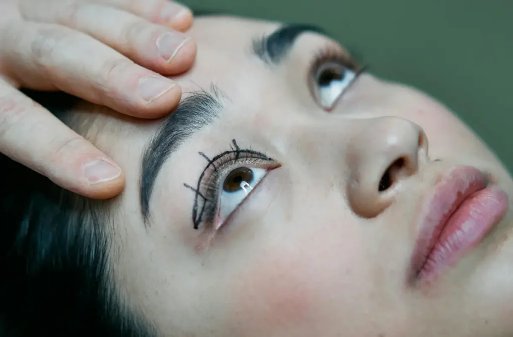 How to hide blepharoplasty scars - beautiful with brains