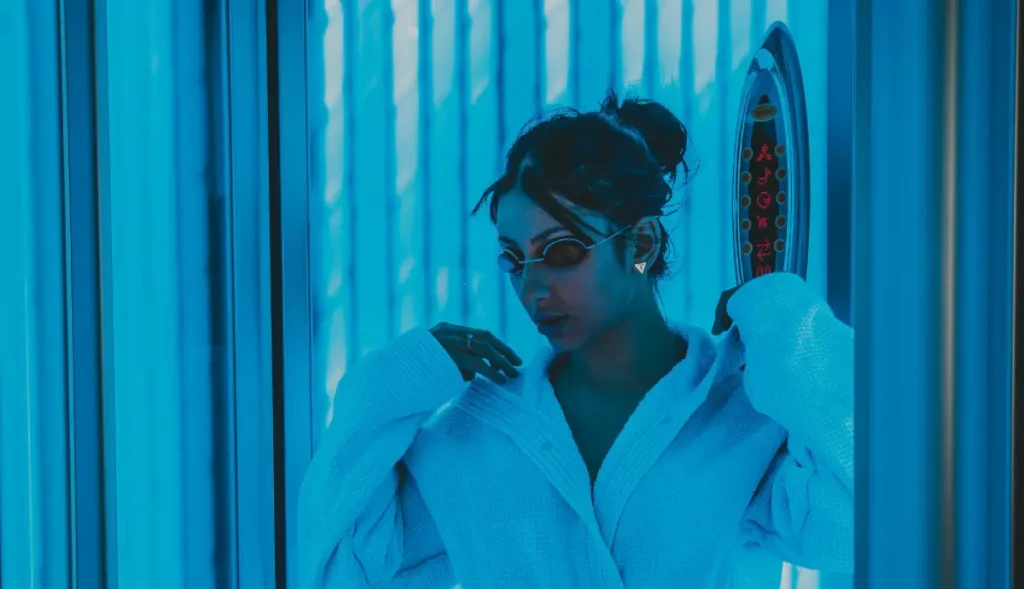 Can you wear makeup in tanning bed? - beautiful with mind